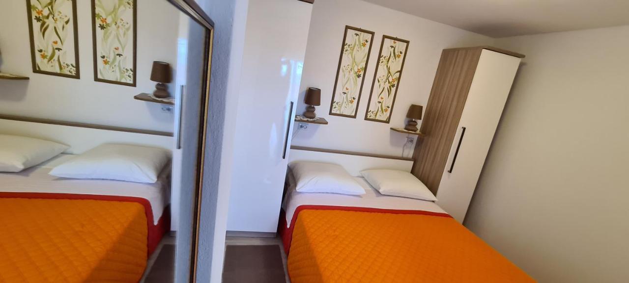 Apartmani Cesar Ртина Экстерьер фото