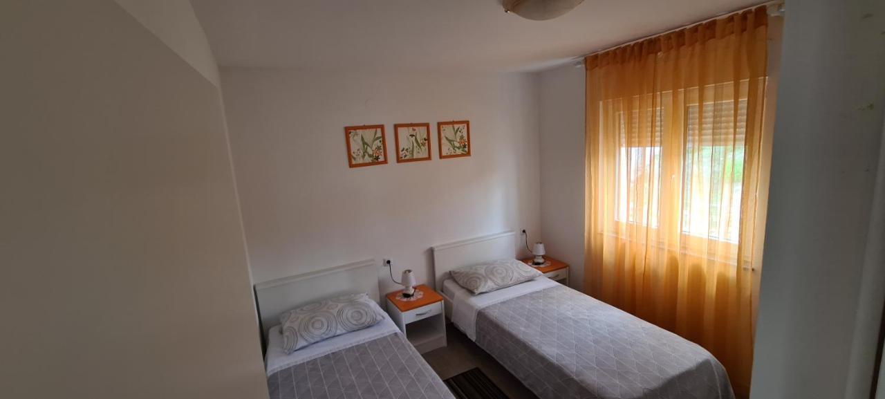 Apartmani Cesar Ртина Экстерьер фото